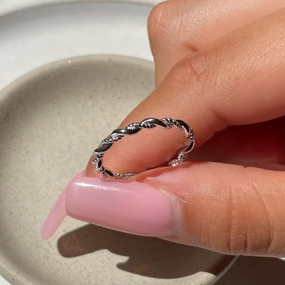 Twist 925 Sterling Silver Ring - Picture 4 of 6